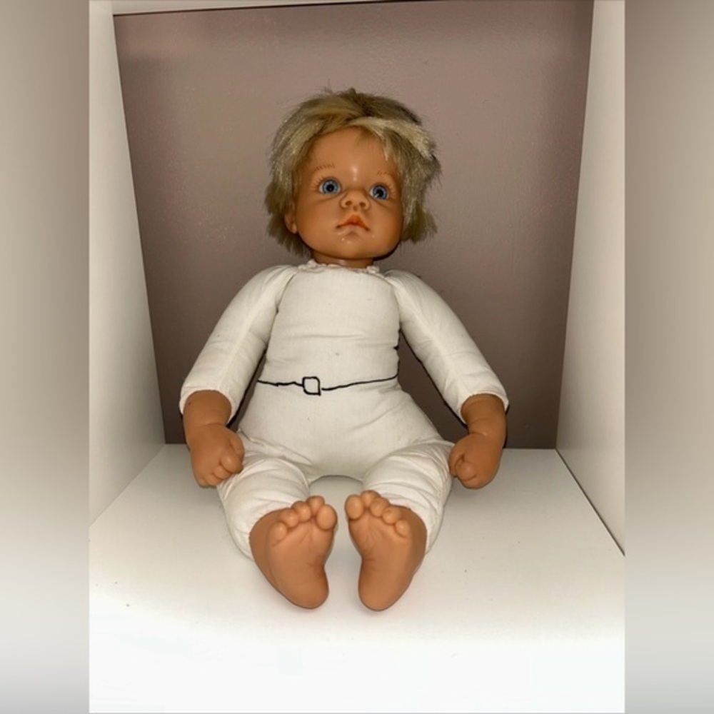 Lee Middleton Life‎ like Baby Doll  Blue Eyes 17" Classic